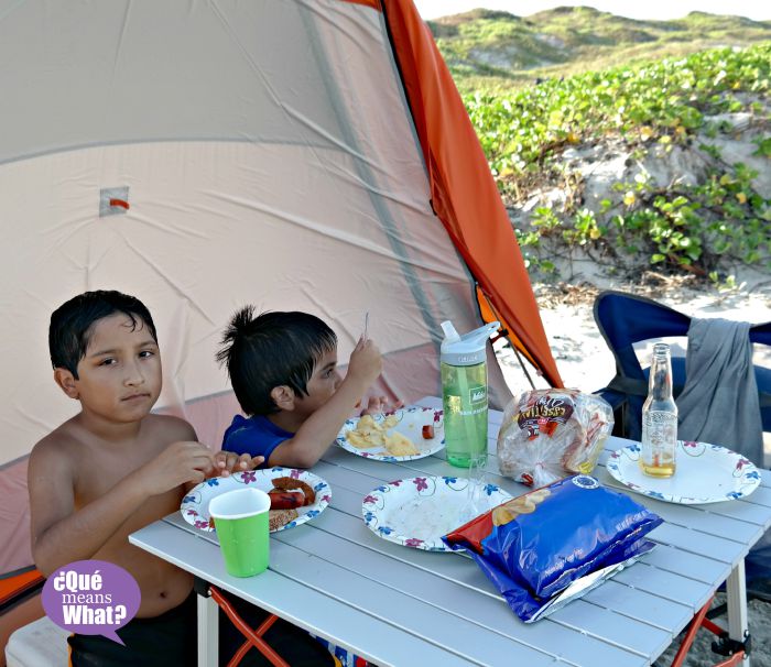 Hot Dog Dinner on the Beach - QueMeansWhat.com