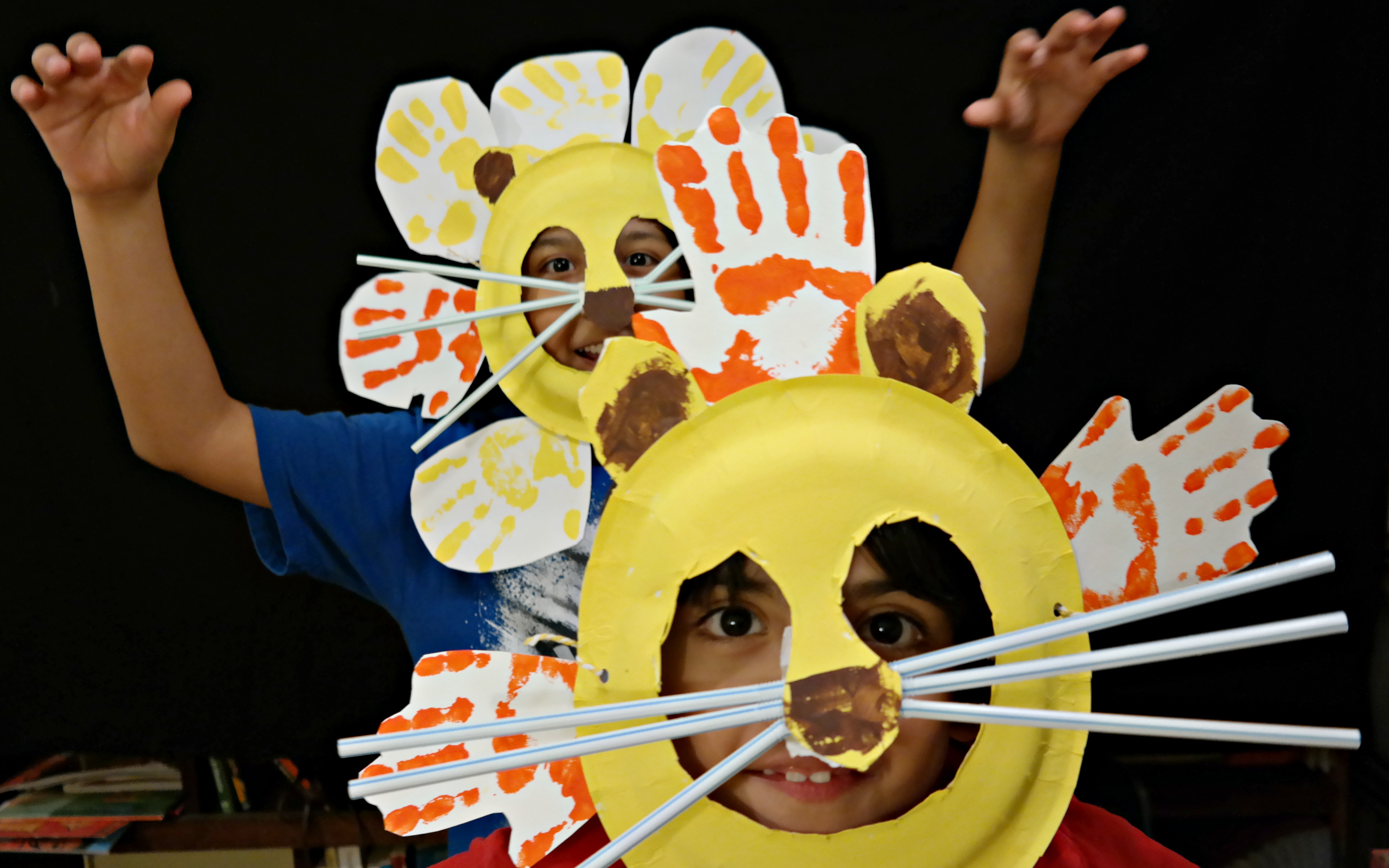 Make Lion Mask Kids Craft - QueMeansWhat.com