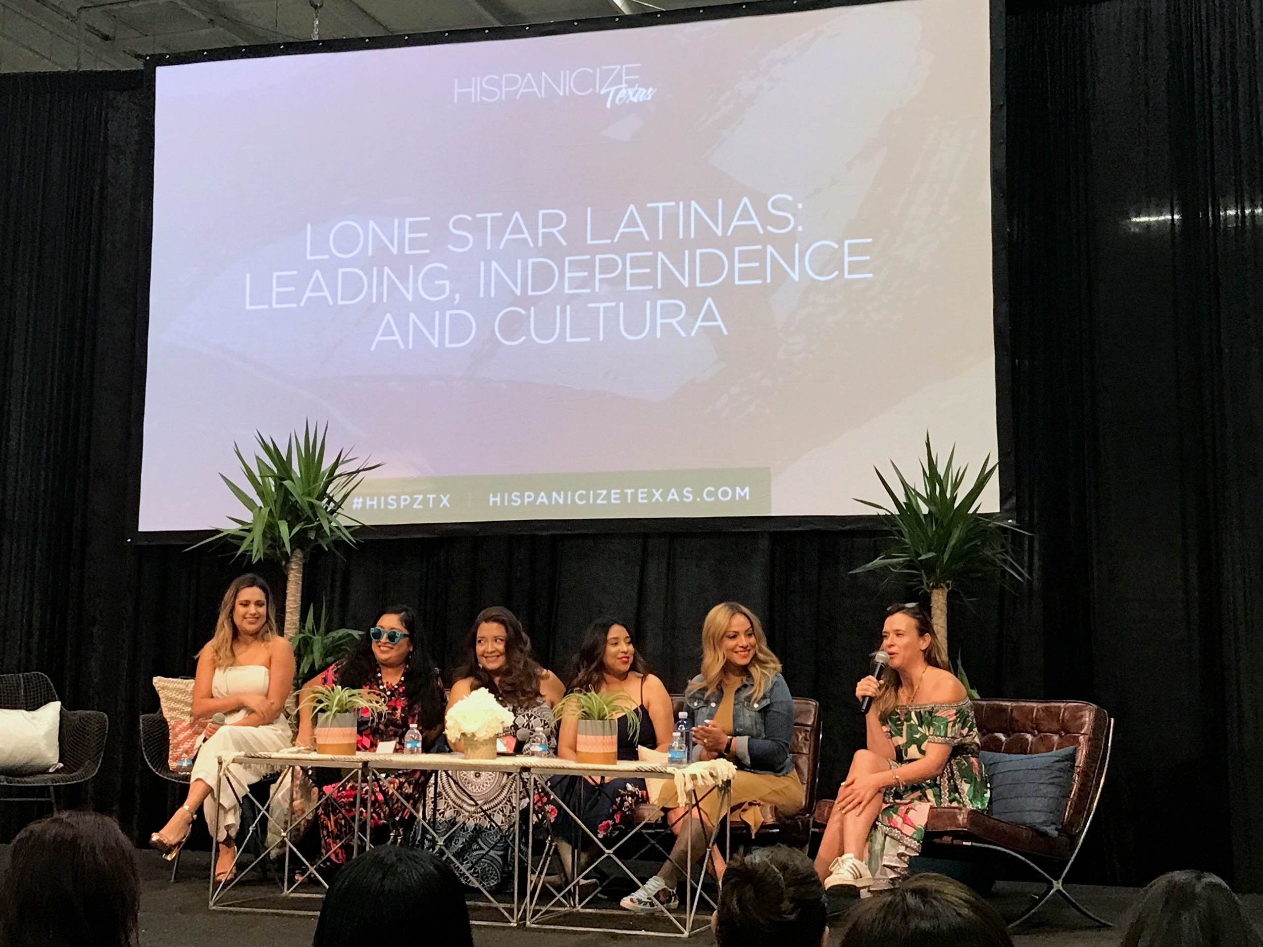 Lonestar Latinas Panel at Hispanicize Texas Blog Conference - QueMeansWhat.com