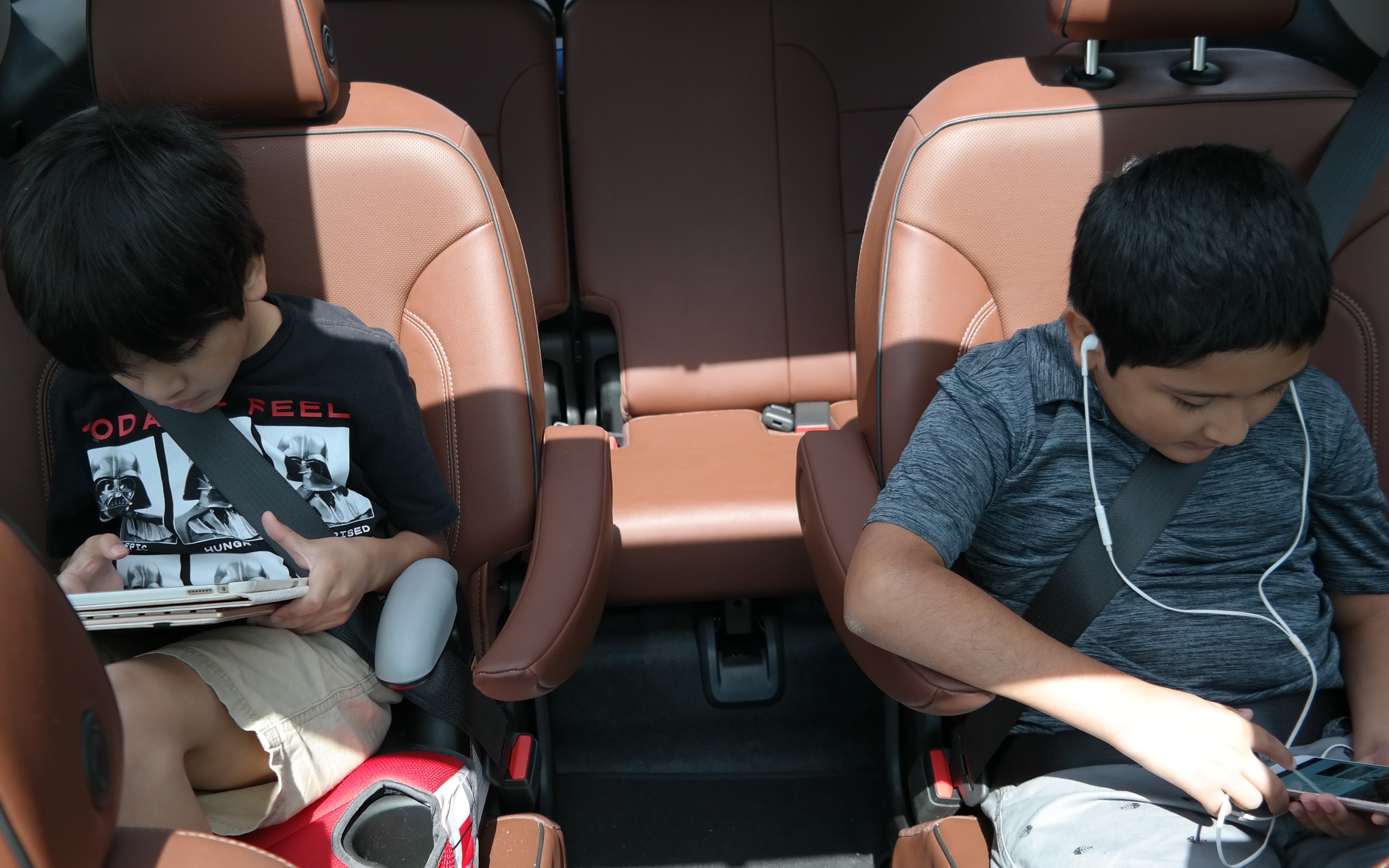 Tips for Family Road Trips in Connected Cars